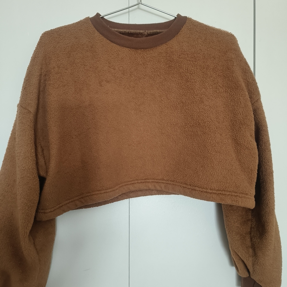 Cozy Brown Cropped Sweater